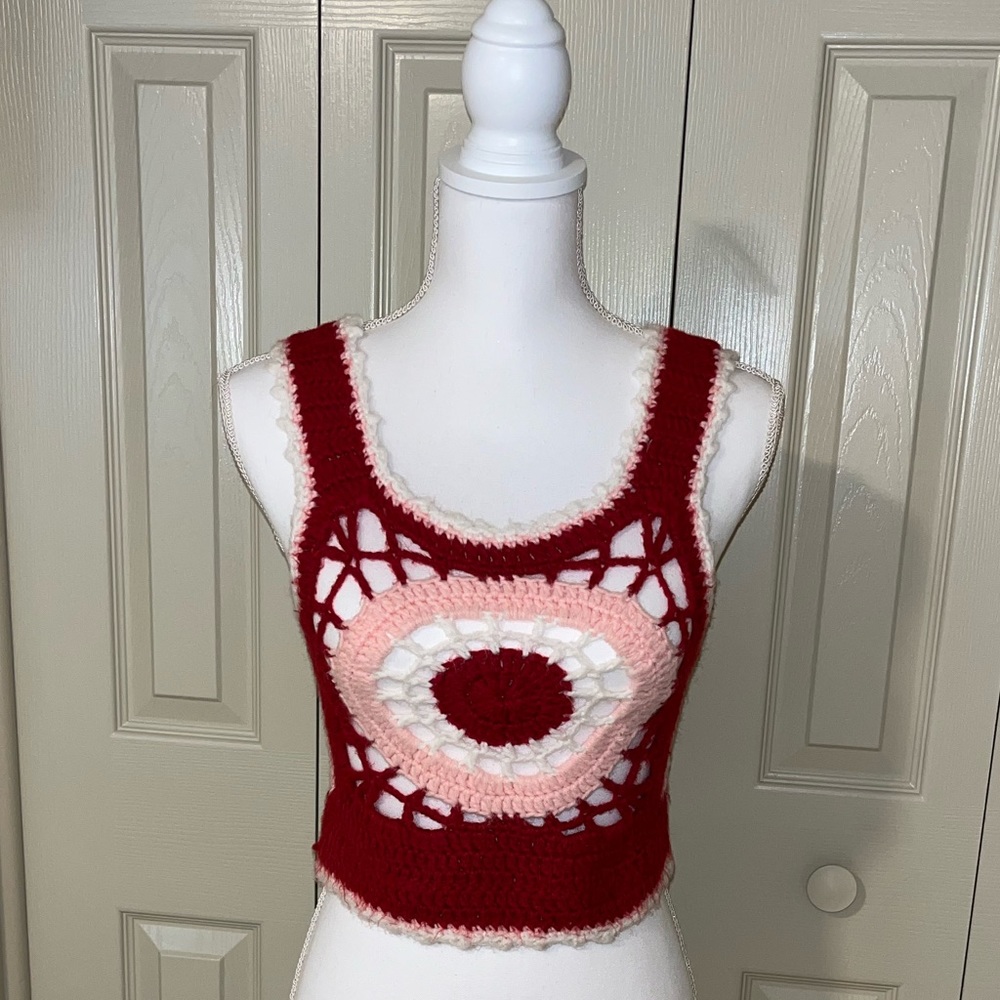 Vintage 1970’s Hand Crafted Cropped Top Crochet Tank Red Pink White